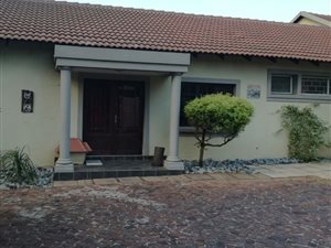 2 Bedroom Garden Cottage in Meyerspark