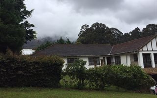 4 Bedroom House in Helderrand