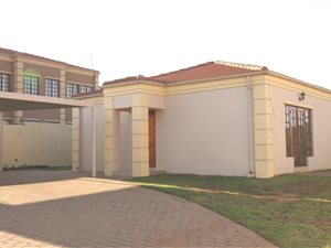 3 Bed House in Summerset