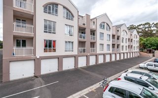 2 Bedroom Apartment in La Colline