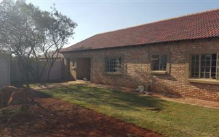 3 Bedroom House in Kameeldrift