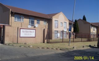 2 Bedroom Townhouse in Alan Manor