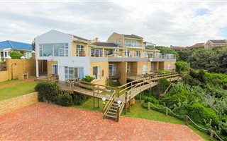 7 Bedroom House in West Bank