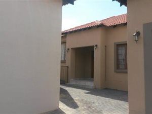 4 Bed House in Thatchfield