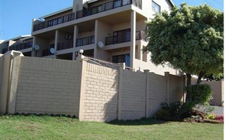 2 Bedroom Townhouse in Illovo Beach