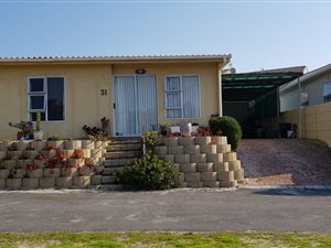 2 Bed House in Van Riebeeckstrand