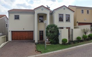 3 Bedroom House in Lynnwood Glen