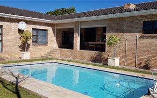 4 Bedroom House in Blue Bend