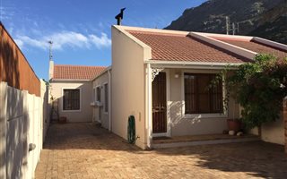 2 Bedroom House in Lakeside