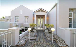 3 Bedroom House in Erinvale Estate