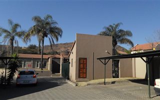 3 Bedroom Apartment in Safari Gardens