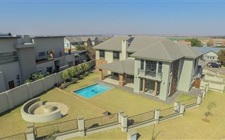 5 Bedroom House in Midstream Estate