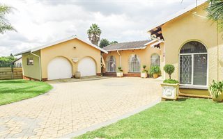 3 Bedroom House in Van Riebeeck Park