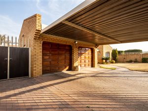 4 Bed House in Rynsoord