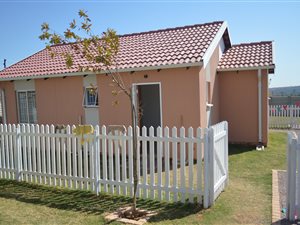 2 Bed House in Mahube Valley