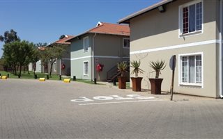 2 Bedroom Townhouse in Comet