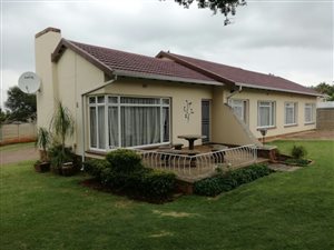 4 Bed House in Elspark