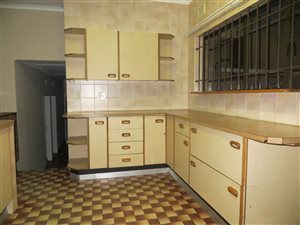 4 Bed House in Brackenham