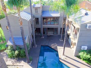 6 Bed House in Wapadrand