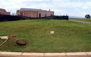 450 m² Land available in St Johns Village
