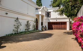 3 Bedroom Cluster in Bryanston