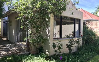 1 Bedroom Garden Cottage in Parkview