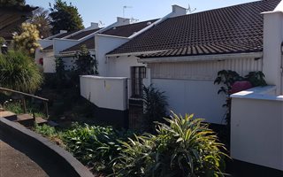 2 Bedroom Simplex in Blackridge