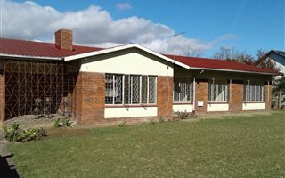 4 Bedroom House in Barry Hertzog Park