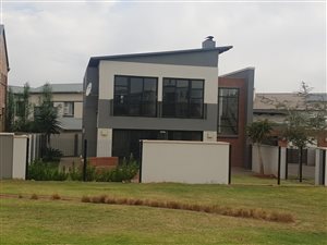 3 Bed House in Midstream Ridge Estate