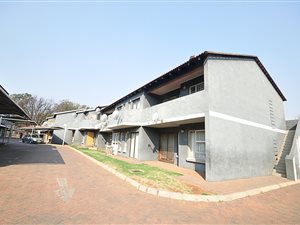 2 Bed Flat in Pollak Park