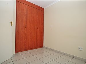 2 Bed Flat in Pollak Park