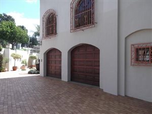 5 Bed House in Waterkloof Heights