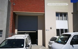 195 m² Industrial space in Brackenfell Central