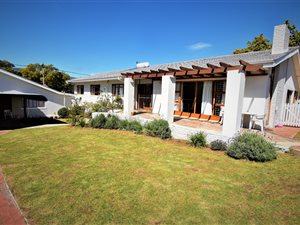 6 Bed House in Courtrai