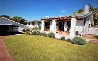 6 Bedroom House in Courtrai