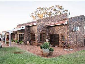 4 Bed House in Homestead Apple Orchards
