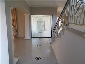 4 Bed House in Aspen Hills