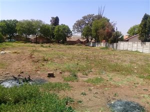 843 m² Land available in Springs Central