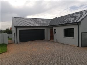 3 Bed House in Kameeldrift