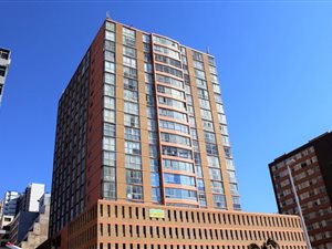 2 Bed Apartment in South Beach