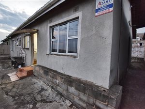 4 Bed House in Newlands West