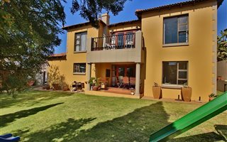 3 Bedroom House in Honeydew Ridge
