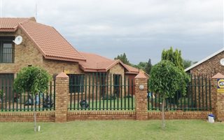 3 Bedroom House in Golf Park