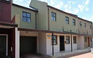 3 Bedroom House in Wynberg