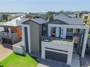 4 Bed House in Waterfall Country Village
