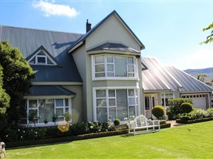 3 Bed House in Ruimsig Country Estate
