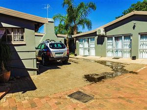11 Bed House in Rhodesdene