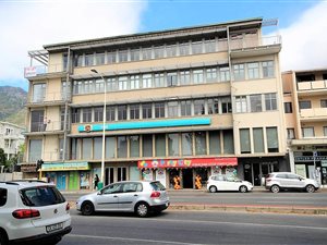 827 m² Commercial space in Gardens