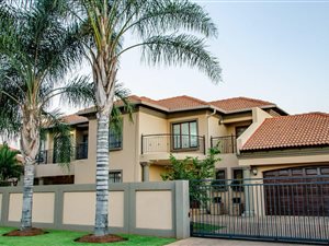 4 Bed House in Rose Acres Estate