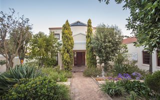 4 Bedroom House in Hermanus Heights